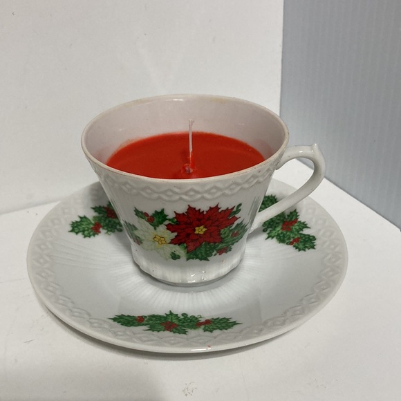 TEACUP and SAUCER CANDLE Holly Leaf Winter Holiday Design Fine Bone China 4 oz - Picture 2 of 11
